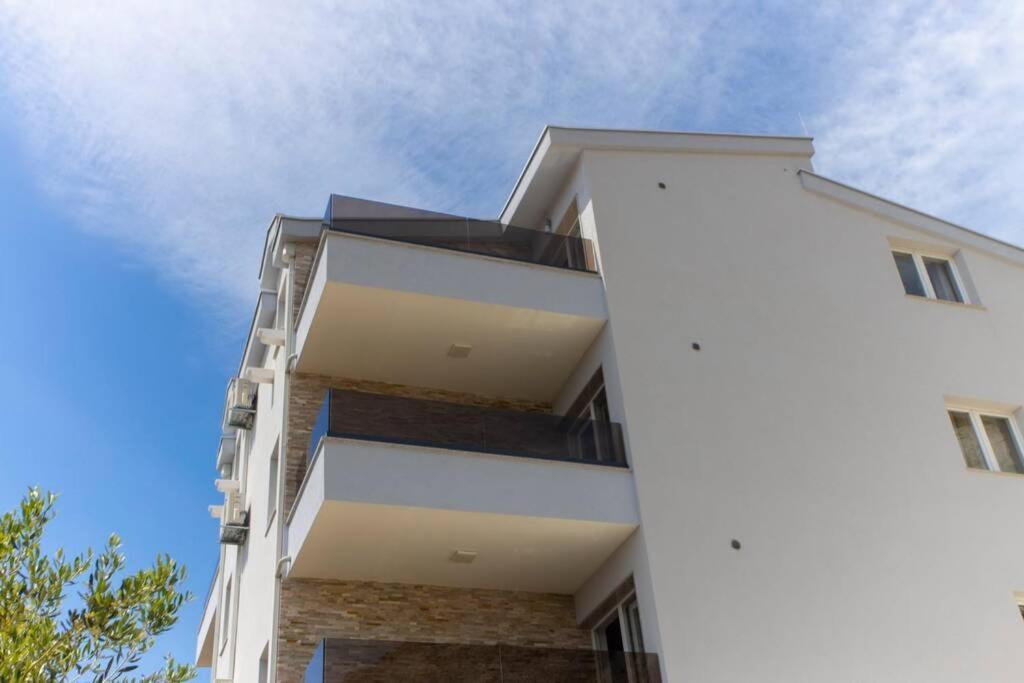 Apartment Ivica #7 *