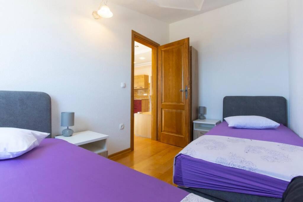 Ivica #7 Apartment *